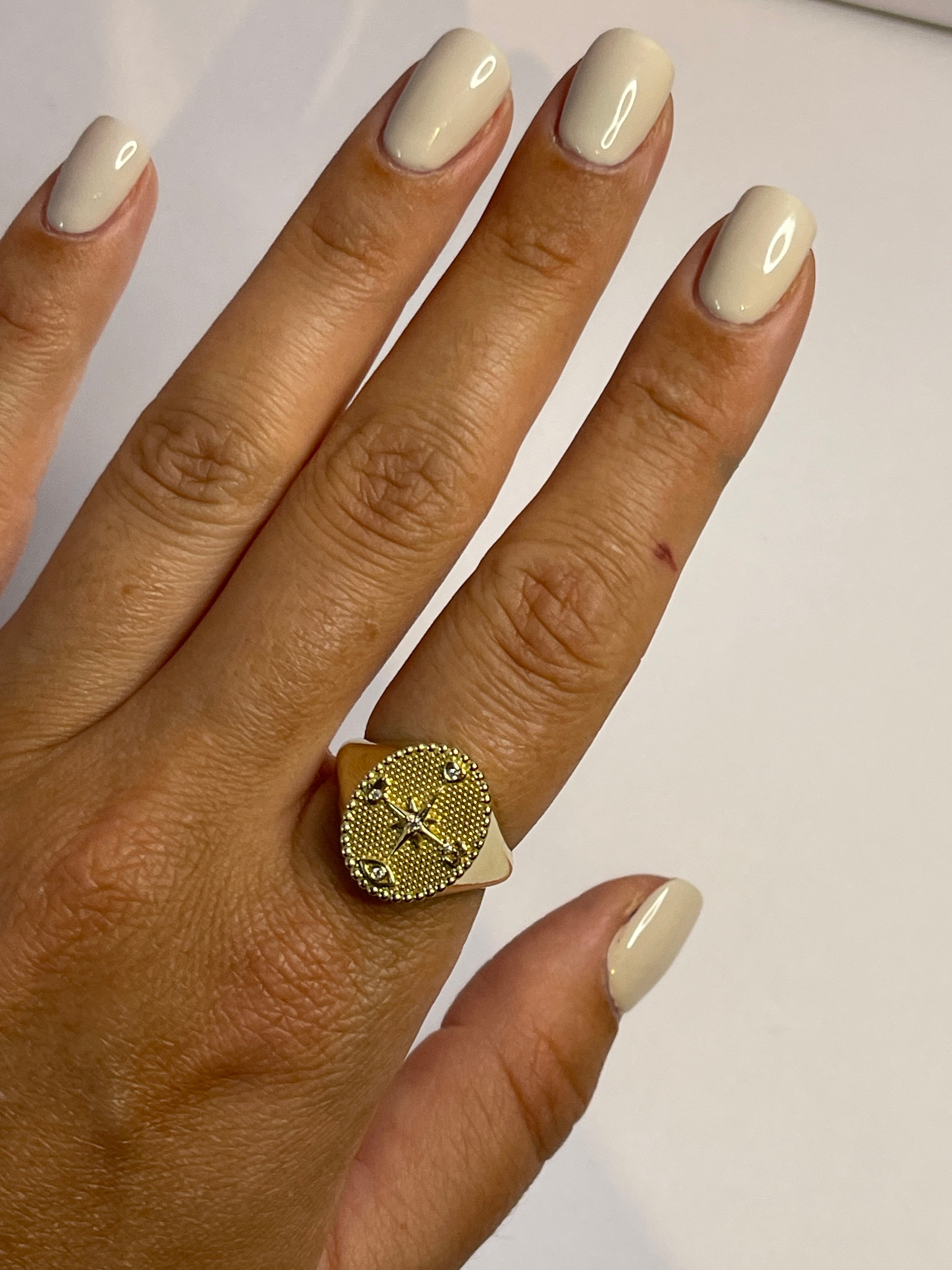 טבעת חותם קמע מצפן פנימי