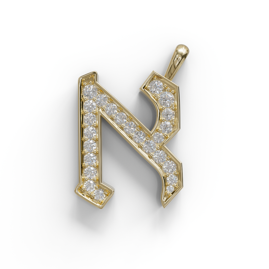 תליון אות קטנה משובצת